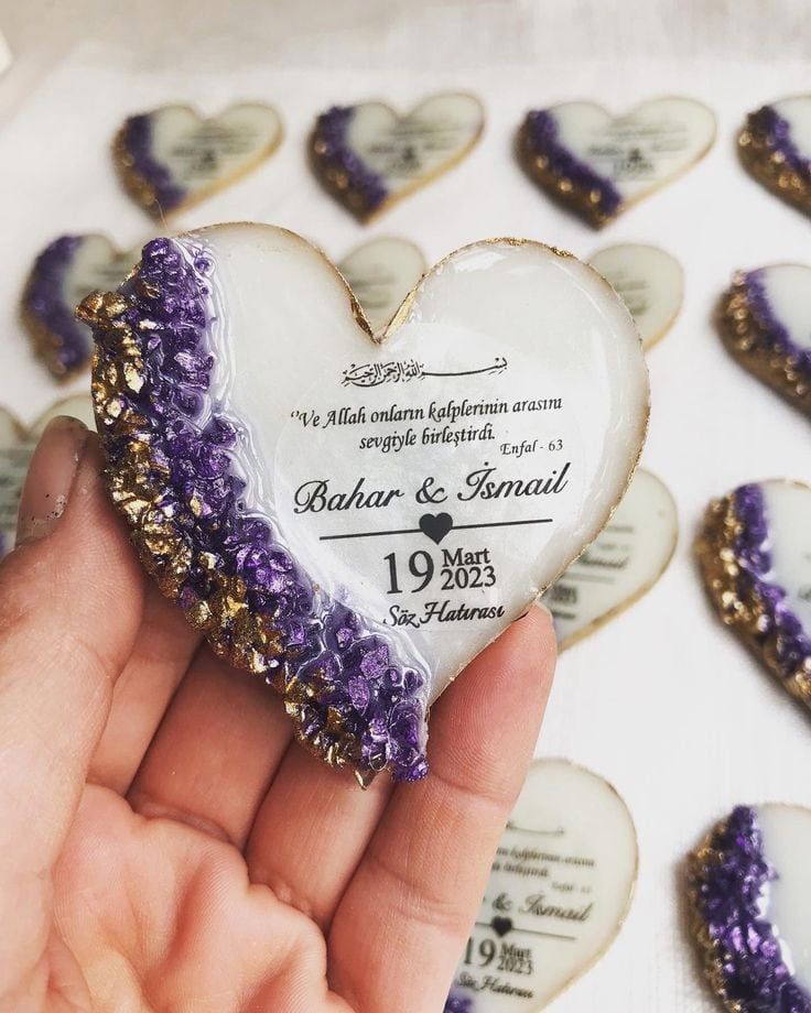 50pcs Heart shape Resin Returngifts 